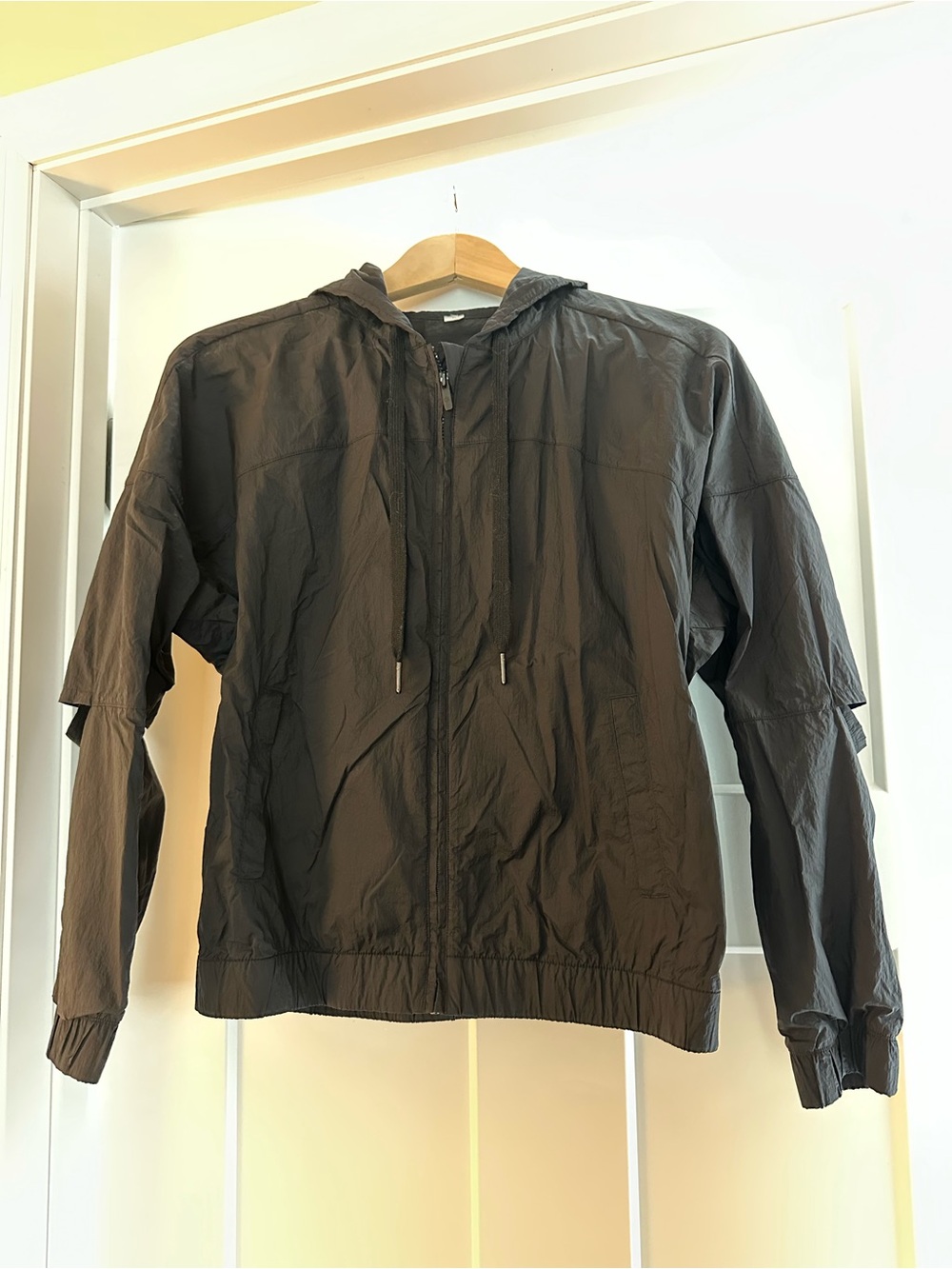 Lightweight Lululemon Women’s Hooded Windbreaker Jacket - Black